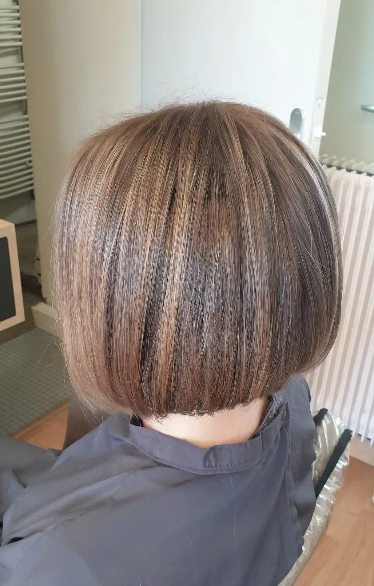 coupe-courte-couleur-meche