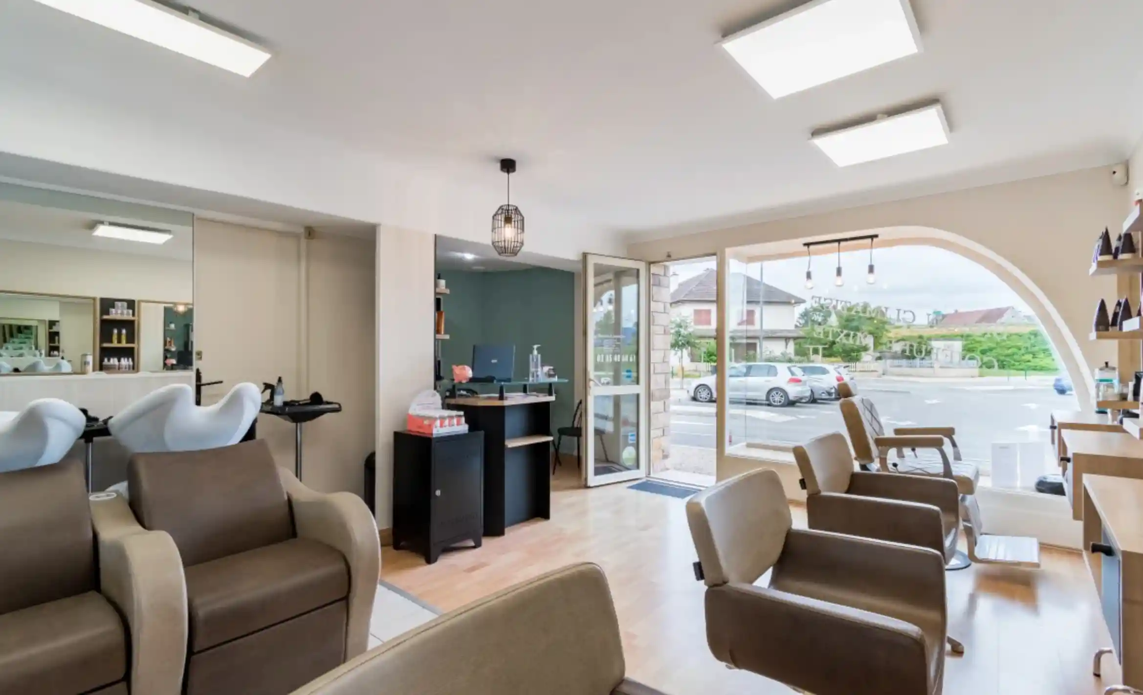 entree-salon-de-coiffure-amelie-c